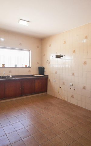Casa à venda com 181m², 2 quartos e 2 vagasCozinha