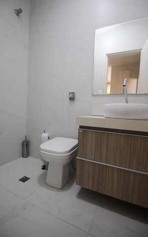 Casa à venda com 181m², 2 quartos e 2 vagasBanheiro Social
