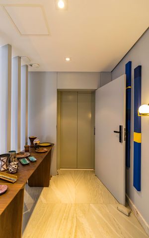 Apartamento à venda com 252m², 3 quartos e 4 vagas Apartamento à venda com 252m², 3 quartos e 4 vagasEntrada