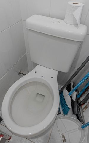 Apartamento à venda com 139m², 3 quartos e 2 vagas Apartamento à venda com 139m², 3 quartos e 2 vagasBanheiro de serviço