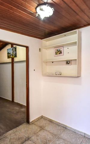 Casa de condomínio para alugar com 300m², 4 quartos e 5 vagasQuarto de Serviço