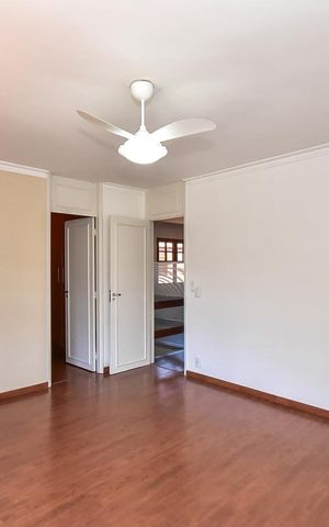 Casa de condomínio para alugar com 300m², 4 quartos e 5 vagasSuíte 3