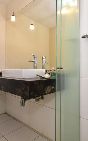Casa de condomínio para alugar com 300m², 4 quartos e 5 vagasBanheiro da Suíte 3