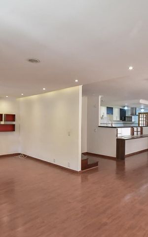 Casa de condomínio para alugar com 300m², 4 quartos e 5 vagasSala