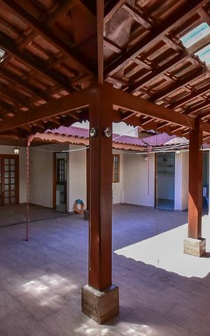 Casa de condomínio para alugar com 300m², 4 quartos e 5 vagasQuintal