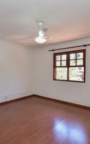 Casa de condomínio para alugar com 300m², 4 quartos e 5 vagasSuíte 3