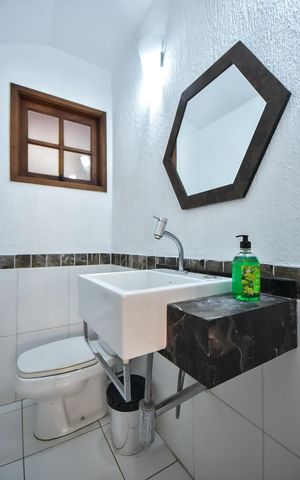 Casa de condomínio para alugar com 300m², 4 quartos e 5 vagasLavabo