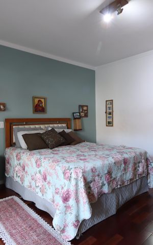 Casa à venda com 260m², 4 quartos e 2 vagasSuíte 4