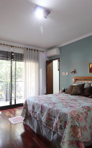 Casa à venda com 260m², 4 quartos e 2 vagasSuíte 4