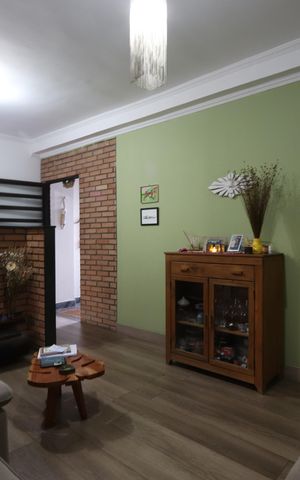 Casa à venda com 260m², 4 quartos e 2 vagasSala