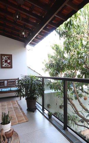 Casa à venda com 260m², 4 quartos e 2 vagasVaranda da Suíte 4