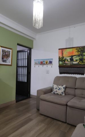 Casa à venda com 260m², 4 quartos e 2 vagasSala