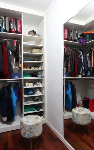 Casa à venda com 260m², 4 quartos e 2 vagasCloset da Suíte 4