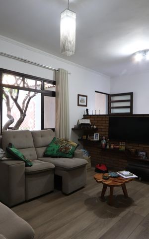 Casa à venda com 260m², 4 quartos e 2 vagasSala