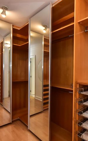 Apartamento à venda com 288m², 4 quartos e 4 vagasArmário da Suíte 4
