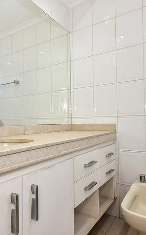 Apartamento à venda com 288m², 4 quartos e 4 vagasBanheiro da Suíte 3