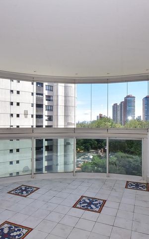 Apartamento à venda com 288m², 4 quartos e 4 vagasVaranda