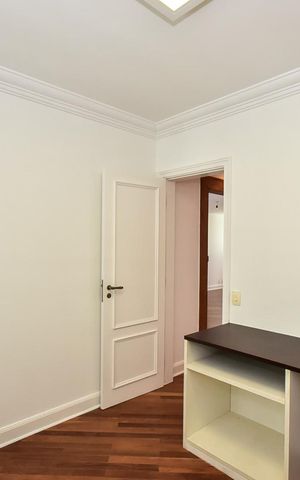Apartamento à venda com 288m², 4 quartos e 4 vagasEscritório