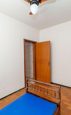 Casa à venda com 720m², 8 quartos e 8 vagas Casa à venda com 720m², 8 quartos e 8 vagasQuarto 5