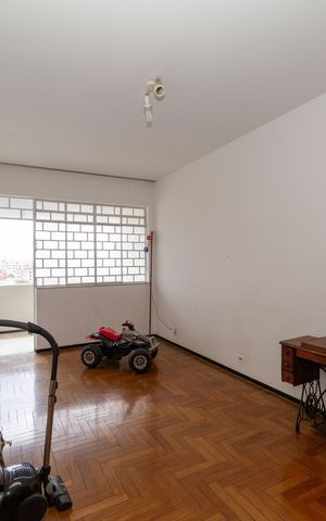Casa à venda com 720m², 8 quartos e 8 vagas Casa à venda com 720m², 8 quartos e 8 vagasQuarto 2