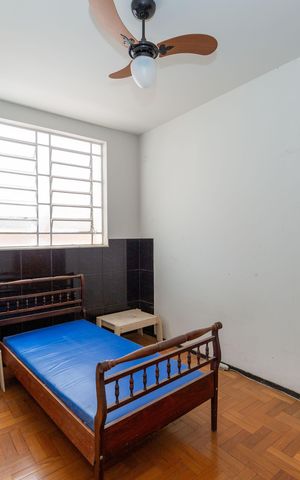 Casa à venda com 720m², 8 quartos e 8 vagas Casa à venda com 720m², 8 quartos e 8 vagasQuarto 4