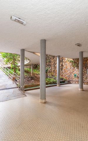 Casa à venda com 720m², 8 quartos e 8 vagas Casa à venda com 720m², 8 quartos e 8 vagasÁrea comum