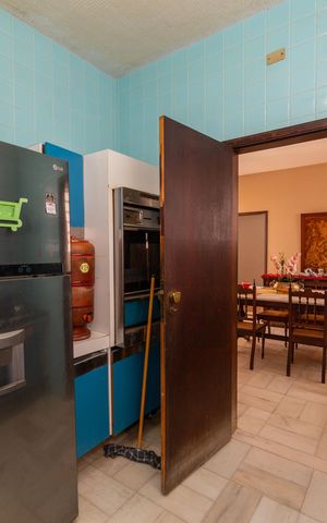 Casa à venda com 720m², 8 quartos e 8 vagas Casa à venda com 720m², 8 quartos e 8 vagasCozinha