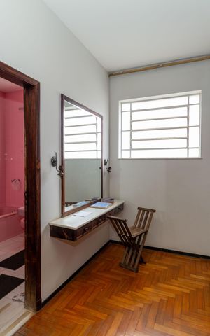 Casa à venda com 720m², 8 quartos e 8 vagas Casa à venda com 720m², 8 quartos e 8 vagasSuíte