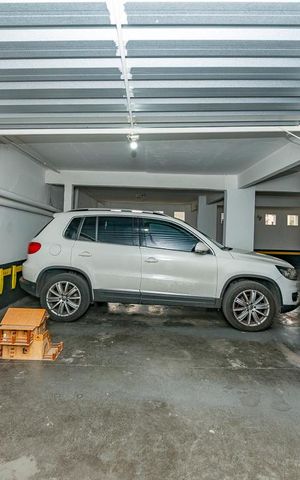 Apartamento à venda com 130m², 4 quartos e 2 vagas Apartamento à venda com 130m², 4 quartos e 2 vagasGaragem