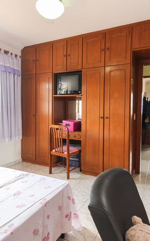 Casa à venda com 300m², 3 quartos e 4 vagas Casa à venda com 300m², 3 quartos e 4 vagasQuarto 2