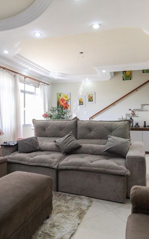Casa à venda com 300m², 3 quartos e 4 vagas Casa à venda com 300m², 3 quartos e 4 vagasSala
