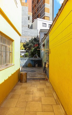 Casa à venda com 300m², 3 quartos e 4 vagas Casa à venda com 300m², 3 quartos e 4 vagasCorredor