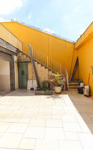 Casa à venda com 300m², 3 quartos e 4 vagas Casa à venda com 300m², 3 quartos e 4 vagasGaragem