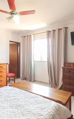 Casa à venda com 300m², 3 quartos e 4 vagas Casa à venda com 300m², 3 quartos e 4 vagasSuíte