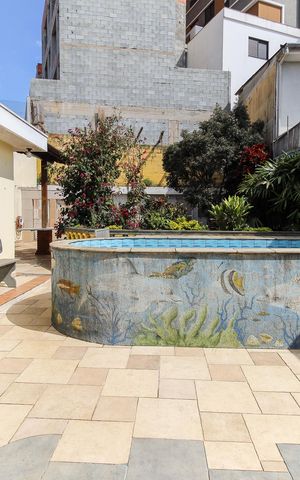 Casa à venda com 300m², 3 quartos e 4 vagas Casa à venda com 300m², 3 quartos e 4 vagasÁrea Externa - Piscina