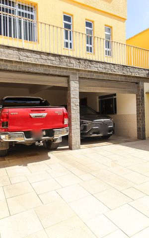 Casa à venda com 300m², 3 quartos e 4 vagas Casa à venda com 300m², 3 quartos e 4 vagasGaragem