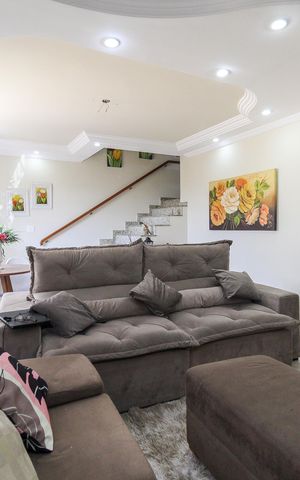 Casa à venda com 300m², 3 quartos e 4 vagas Casa à venda com 300m², 3 quartos e 4 vagasSala