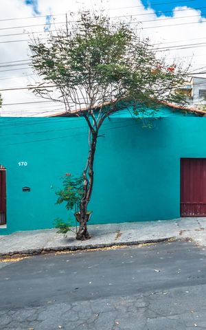 Casa para alugar com 360m², 2 quartos e 3 vagasFachada
