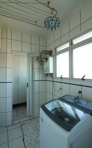 Apartamento para alugar com 188m², 4 quartos e 4 vagasÁrea de Serviço