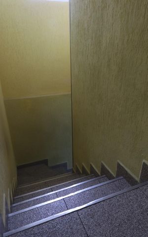 Casa à venda com 160m², 3 quartos e 2 vagasEscadas