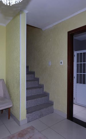 Casa à venda com 160m², 3 quartos e 2 vagasSala