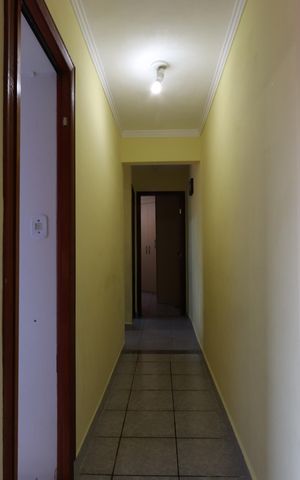 Casa à venda com 160m², 3 quartos e 2 vagasCorredor