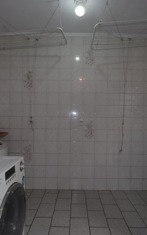 Casa à venda com 160m², 3 quartos e 2 vagasÁrea de Serviço