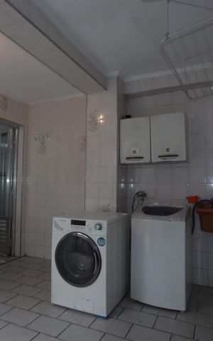 Casa à venda com 160m², 3 quartos e 2 vagasÁrea de Serviço