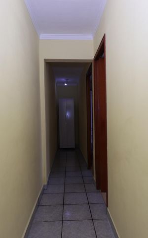 Casa à venda com 160m², 3 quartos e 2 vagasCorredor