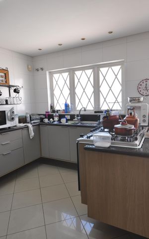 Casa para alugar com 650m², 4 quartos e 4 vagasCozinha