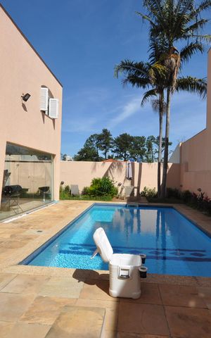 Casa para alugar com 650m², 4 quartos e 4 vagasPiscina
