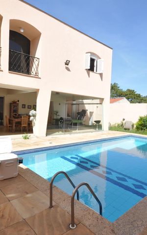 Casa para alugar com 650m², 4 quartos e 4 vagasPiscina