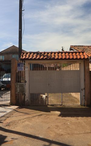 Casa à venda com 195m², 4 quartos e 5 vagasFachada