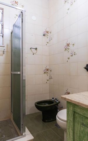 Casa à venda com 220m², 5 quartos e 1 vagaBanheiro da Suíte